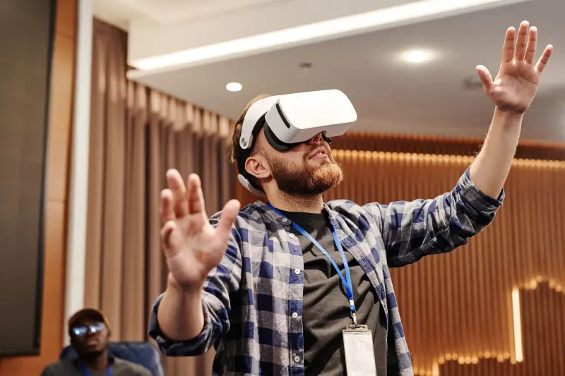 Virtuální realita vs. klasické atrakce: co si vybrat na firemní večírek