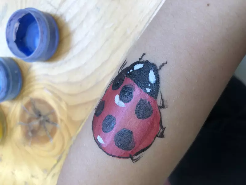 Malování na předloktí